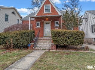 221 E Pine St, Springfield, IL 62704