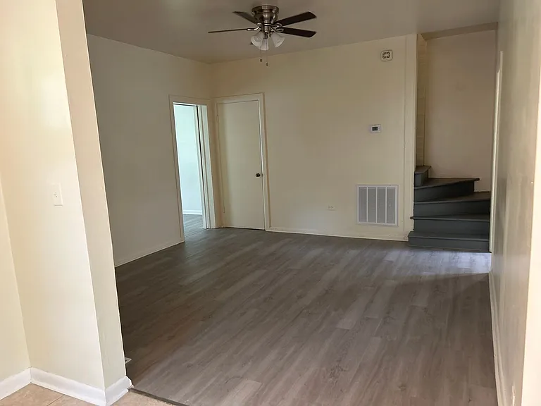 3304 & 3306 Maple Rd NE — Photo 6