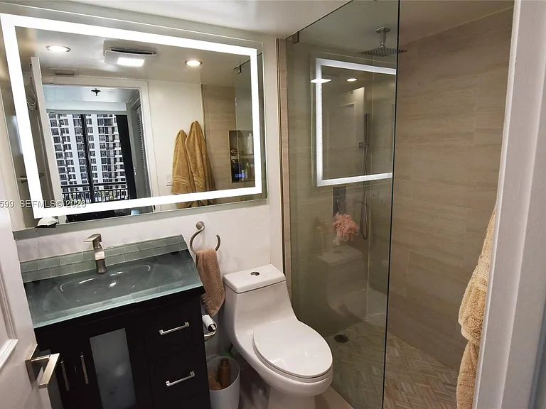 540 Brickell Key Dr #1025 — Photo 12