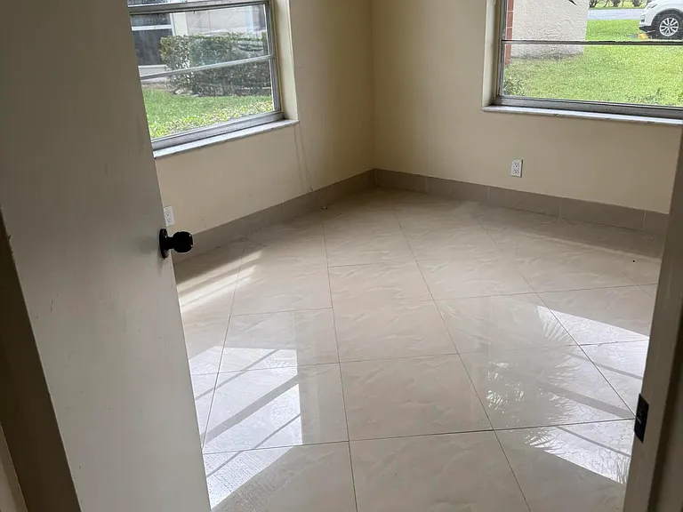 9921 Three Lakes Cir #9921 — Photo 23