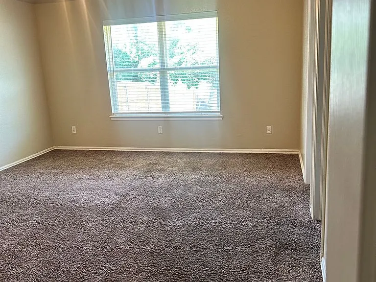 9312 Peachtree Ln — Photo 6