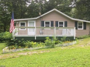 4 Maple Rd, Sussex, NJ 07461