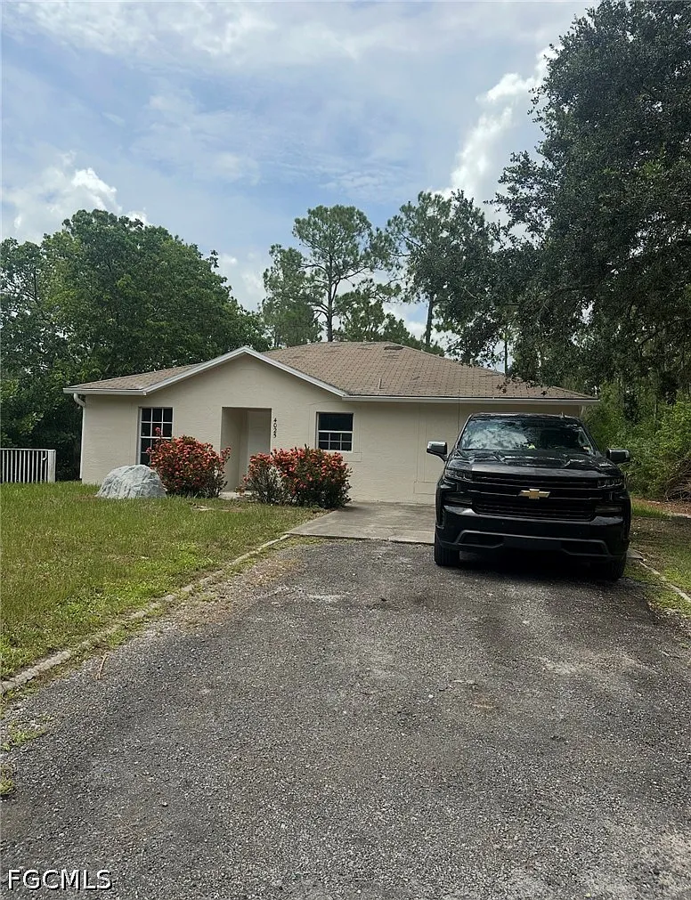 3 bed, 2.0 bath, 1309 sqft, $2,300 — Photo 1