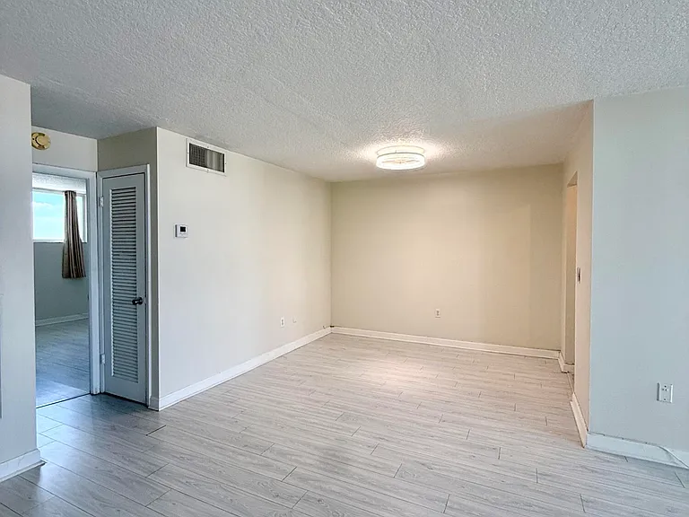 108 Paradise Harbour Blvd #512 — Photo 8