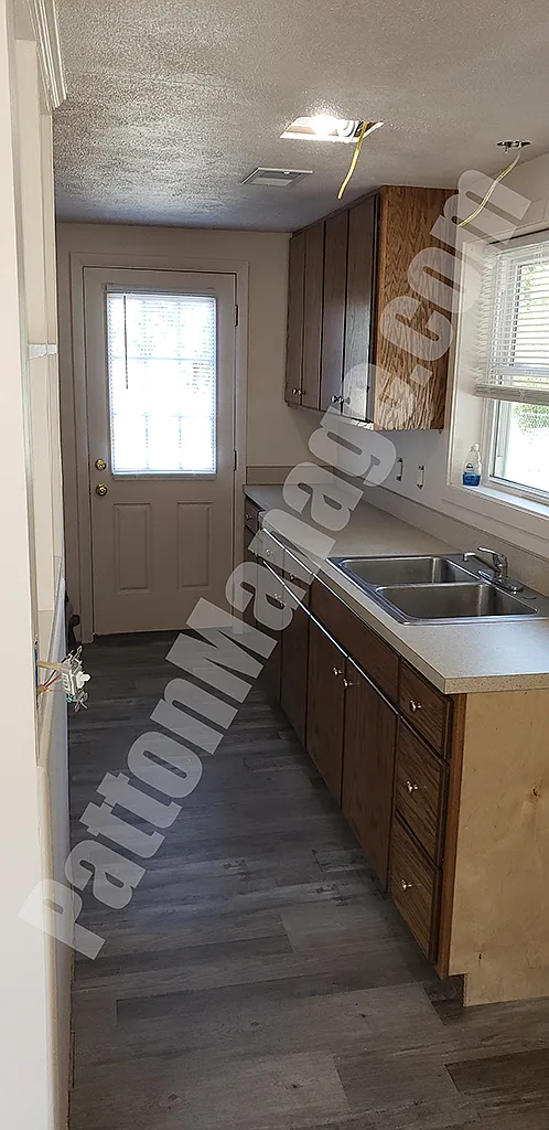 3 bed, 978 sqft, $1,250 — Photo 4