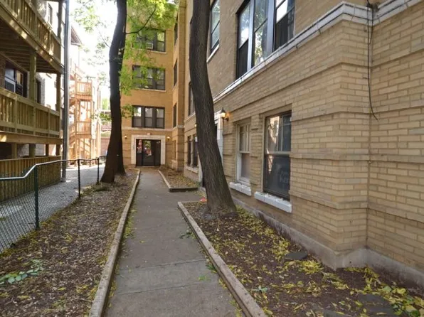 837 W Cornelia Ave, Chicago, IL