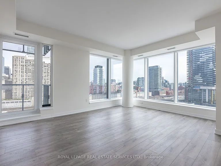 28 Freeland St #1307 — Photo 5