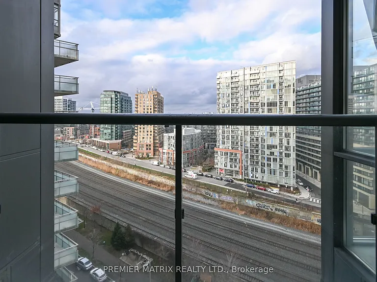 20 Joe Shuster Way #1302 — Photo 9