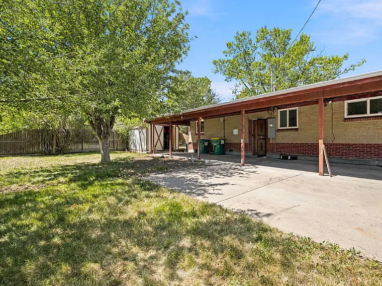 1398 Troy St — Photo 20