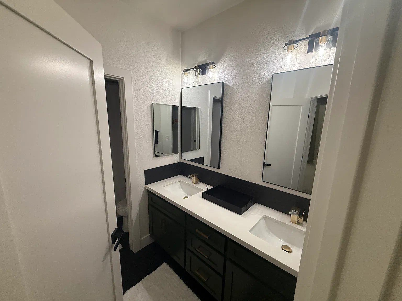 5 bed, 2545 sqft, $4,100 — Photo 4
