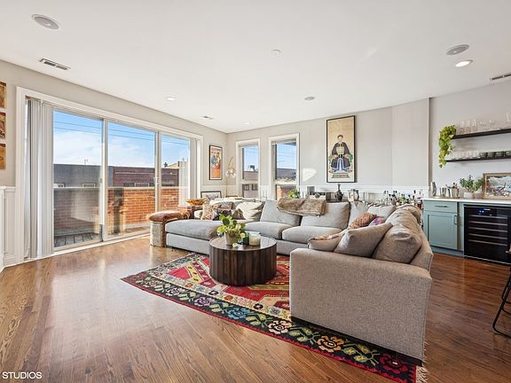 3rd image of 3503 N Elston Ave #2