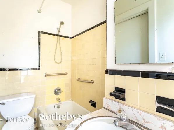 10 Station Square image 6 of 16