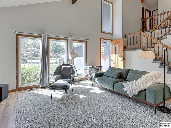 2nd image of 3010 Leawood Dr