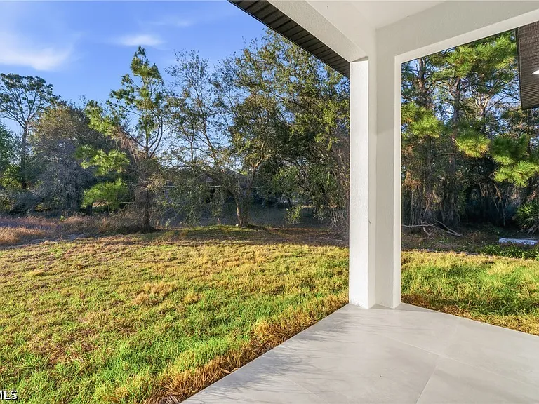 566 Eisenhower Blvd — Photo 29