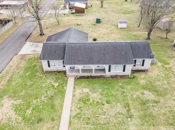 803 Nichols St, Pulaski, TN 38478