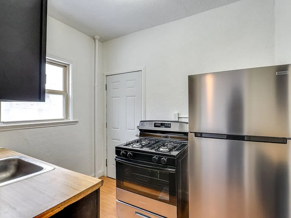 2840 S Moreland Blvd #9