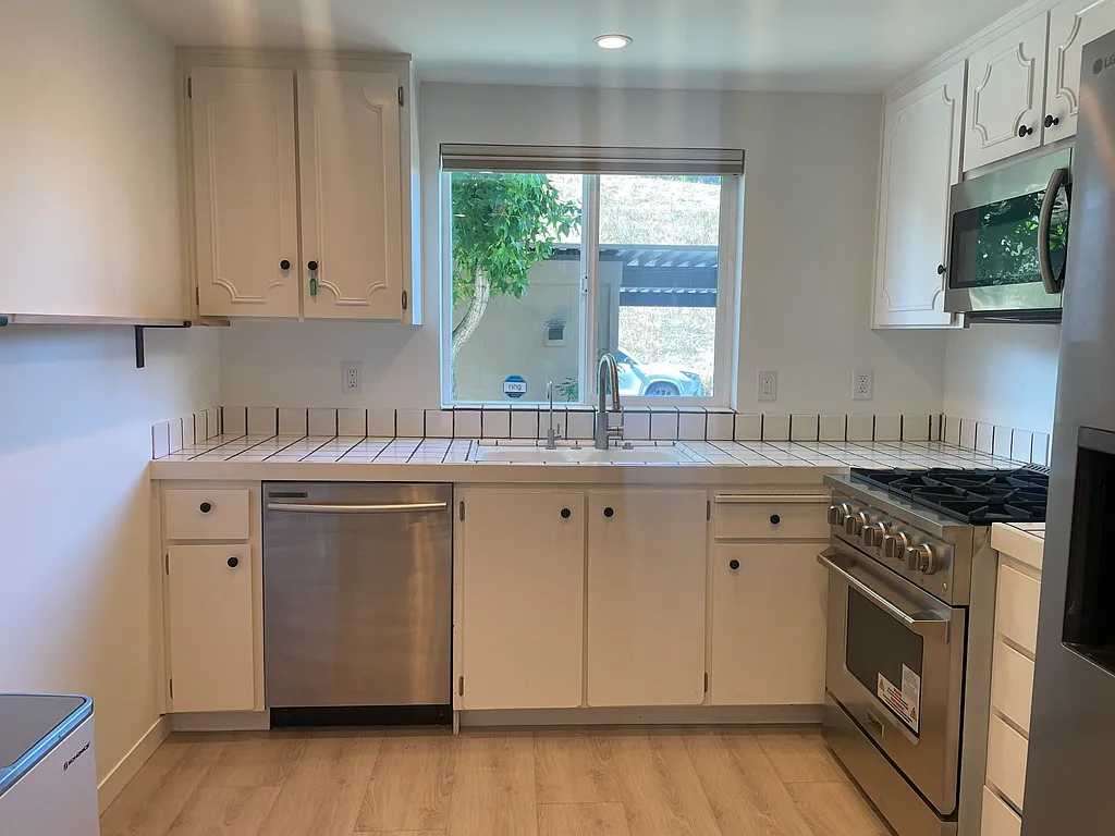 3 bed, 1560 sqft, $4,500 — Photo 4