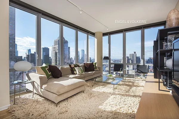 Rented by Engel & Völkers New York City | media 27