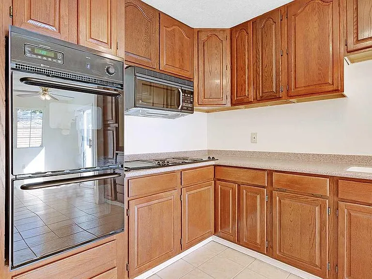 1285 Boa Vista Dr — Photo 5