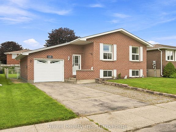 3rd image of 43 Wilson Ave