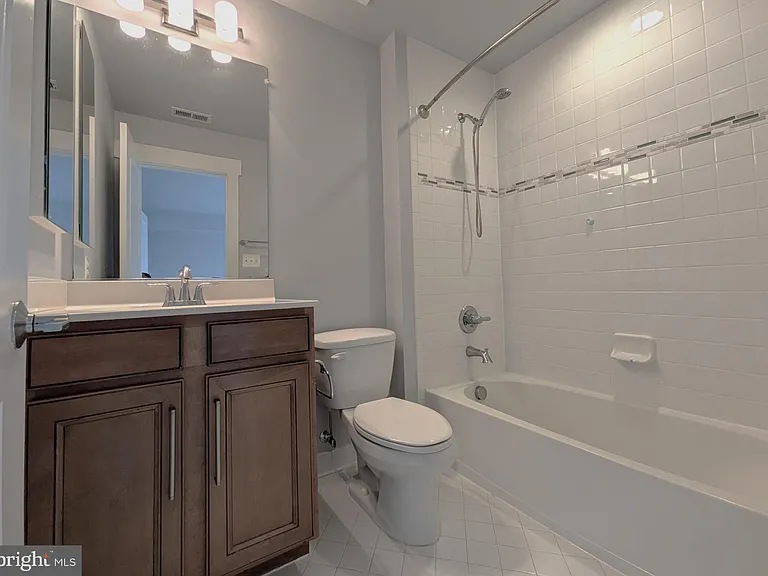 22447 Verde Gate Ter — Photo 36