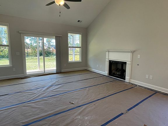4th image of 2318 Davenport Ave