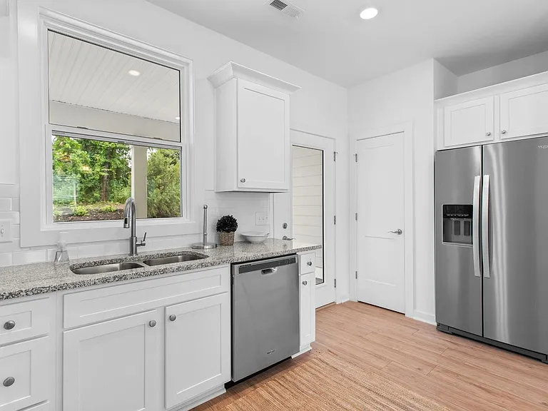 1170 S Dickerson Rd #6 — Photo 4