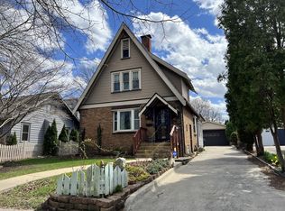 1109 W Daniel St, Champaign, IL 61821