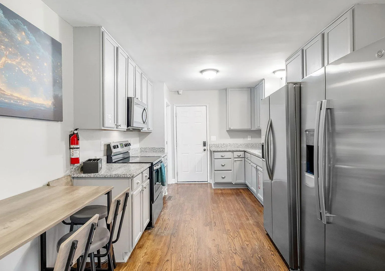 4 bed, 5.0 bath, 1800 sqft, $1,040 — Photo 3