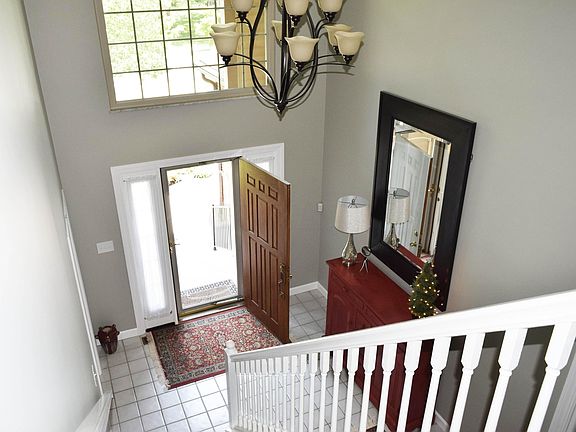 2nd image of 569 Elm Ct