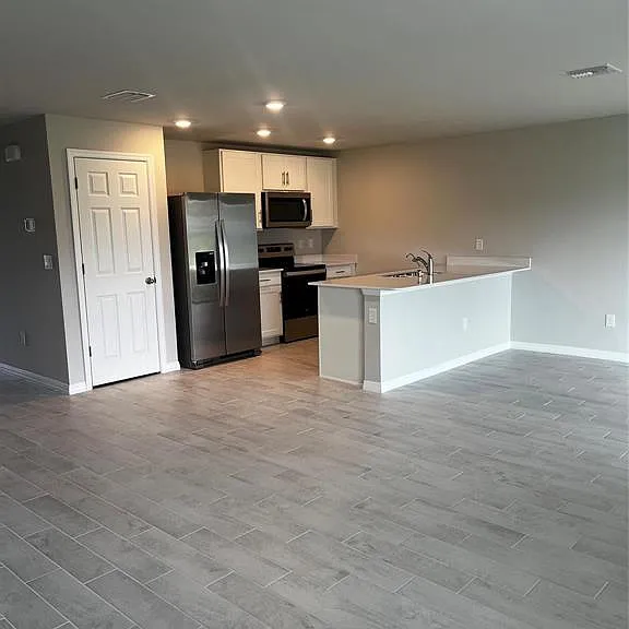 4021 35th St SW — Photo 5