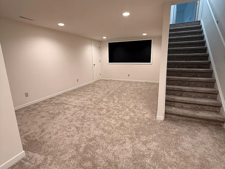 205 Hilltop Cir — Photo 16