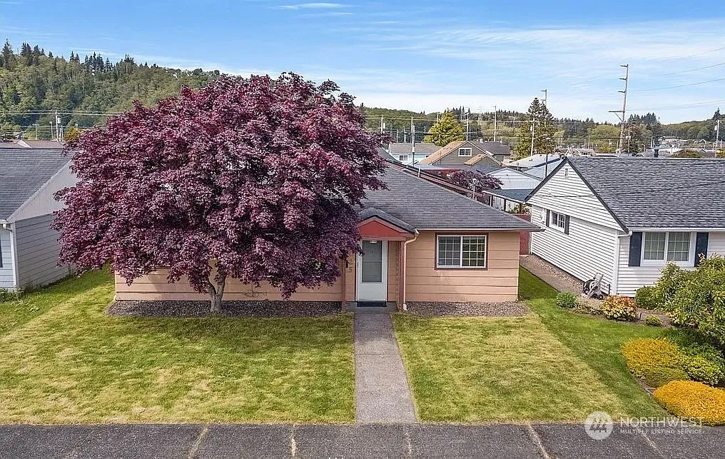 3025 Pacific Avenue photo 1
