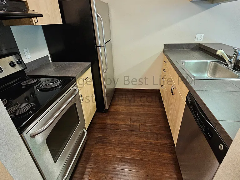1535 SW Clay St #301 — Photo 23