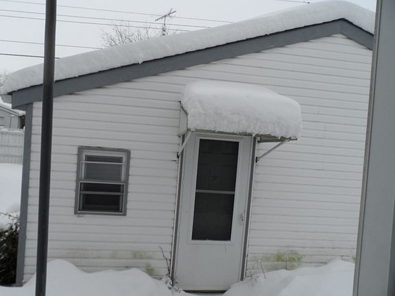 2nd image of 1860 N Somerset Ave