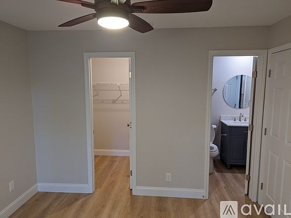 3rd image of 2352 Sun Valley Cir Unit 2352