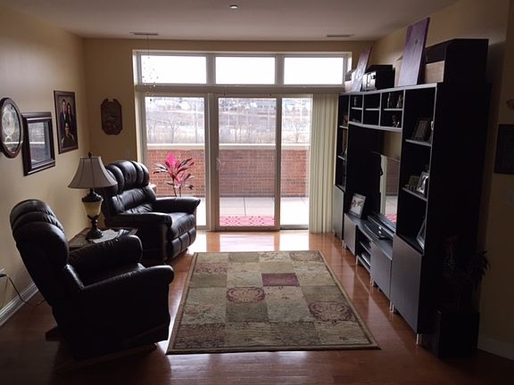4th image of 160 S River St Unit 209