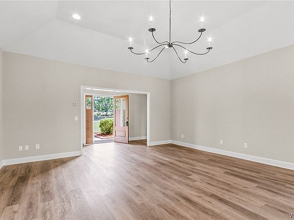 5th image of 8802 Waverly Dr