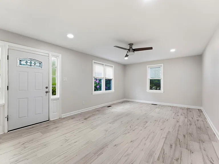 326 Tindall Ave — Photo 6