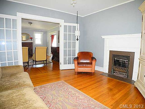 4th image of 422 N Aspen St