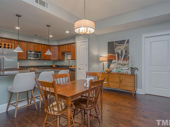 5th image of 222 Glenwood Ave APT 511