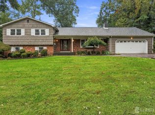 4 Redcoat Dr, East Brunswick, NJ 08816