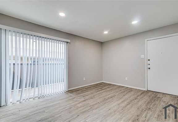 5th image of 1207 Westridge Ave APT 102