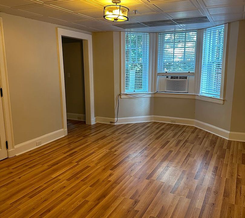 1st image of 608 Summit St #1