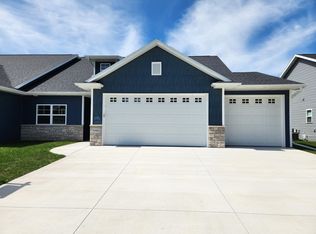 N9065 Southtowne Dr, Menasha, WI 54952