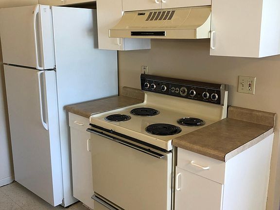 3rd image of 252 Stoddard Ave