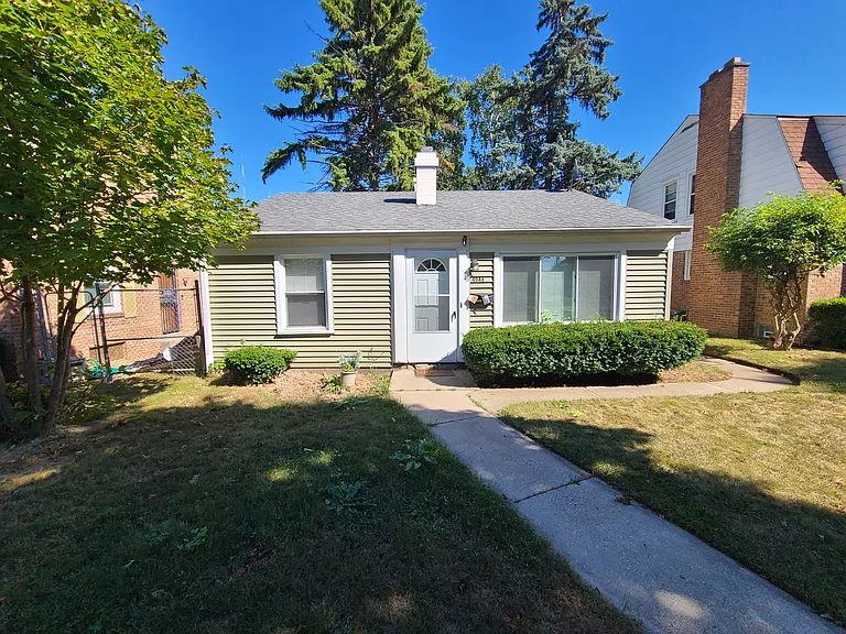 4944 N 24th Pl — Photo 1