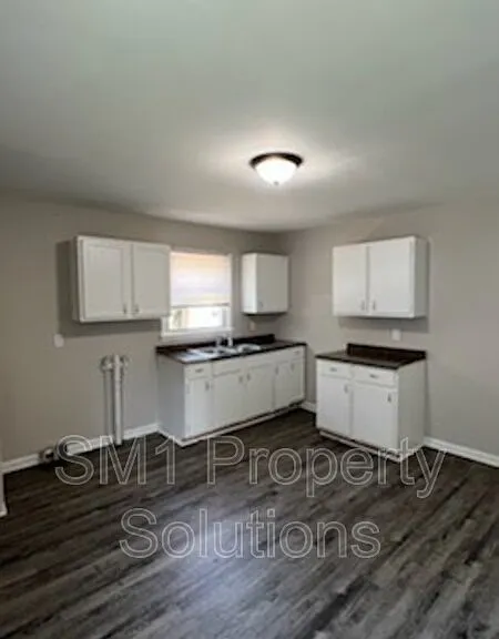 1309 Pearson St — Photo 3