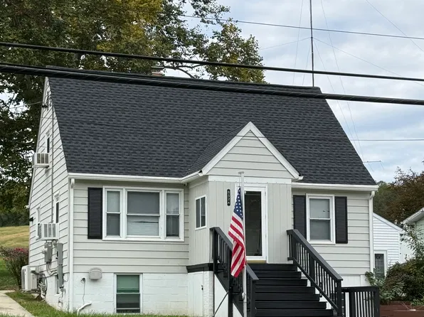 152 Bond St #A, Westminster, MD 21157
