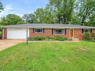 4500 Du Bourg Ln, Saint Louis, MO 63128